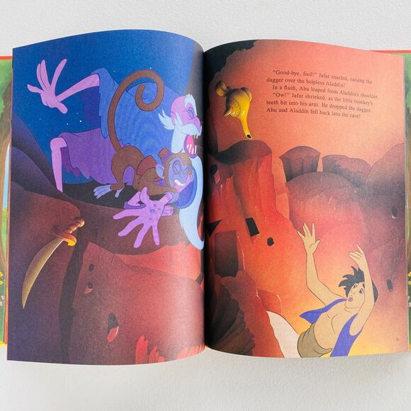 Disney's Aladdin Hard Cover Book Vintage 1993 Near Mint - Picture 2 of 5